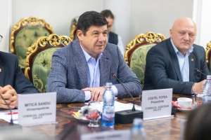 460.000 de euro pentru amenajarea parcului aferent sediului Consiliului Judeţean Galaţi